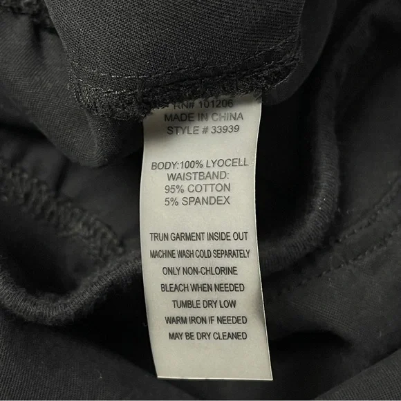 SOFT SURROUNDINGS Metro studded black ankle pants, size S Petite - Picture 11 of 11